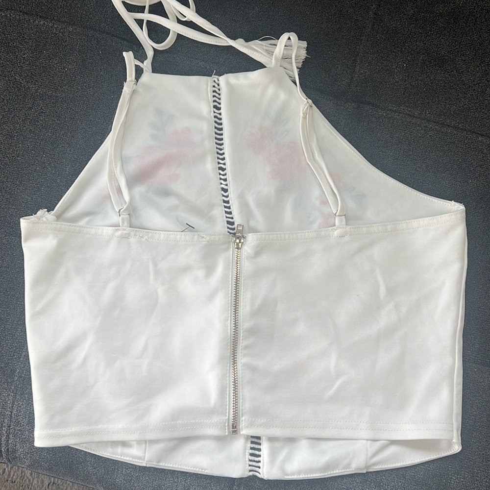 Akira Floral White Top - Picture 3 of 3